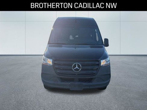 Used 2022 Mercedes-Benz Sprinter 3500 image 2