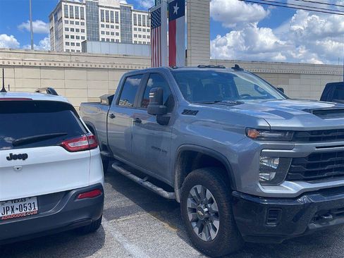 Used 2024 Chevrolet Silverado 2500 Custom w/ Custom Value Package AWD/4WD image 3
