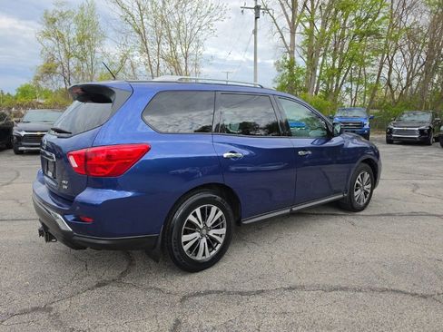 Used 2017 Nissan Pathfinder SV AWD/4WD image 5