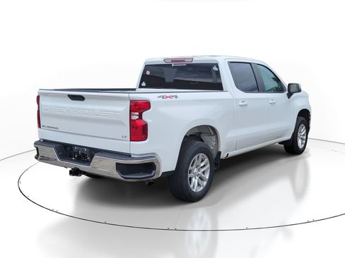 Used 2022 Chevrolet Silverado 1500 LT AWD/4WD image 3