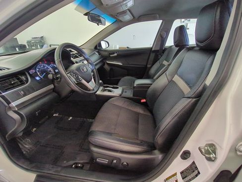 Used 2014 Toyota Camry SE FWD image 15