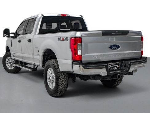 Used 2019 Ford F250 XL w/ STX Appearance Package AWD/4WD image 8