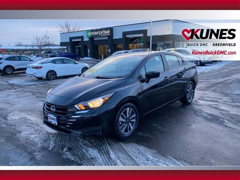 Used 2023 Nissan Versa SV image 10