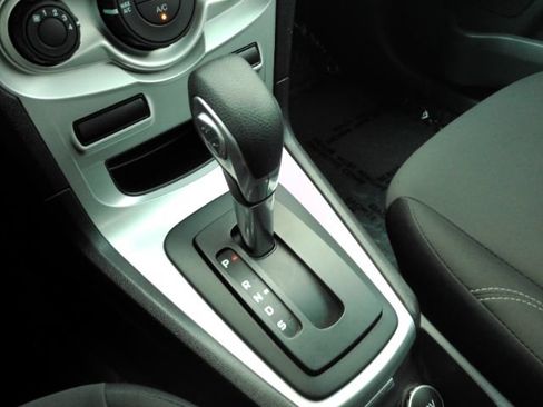 Used 2019 Ford Fiesta SE FWD image 39