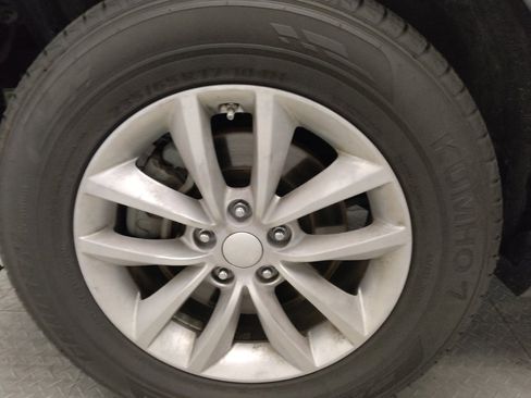 Used 2017 Kia Sorento LX image 31