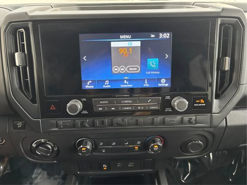 Used 2025 Nissan Frontier S AWD/4WD image 19