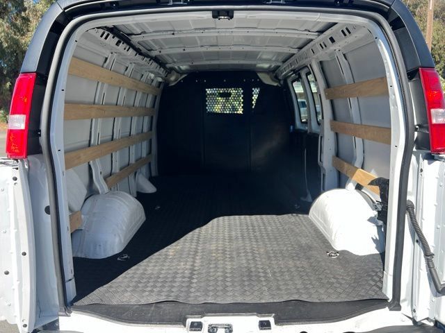 Used 2025 Chevrolet Express 2500 w/ Driver Convenience Package RWD image 14