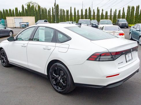 Certified 2025 Honda Accord SE image 10