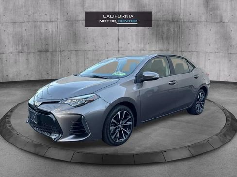 Used 2017 Toyota Corolla SE w/ SE Premium Package FWD image 3