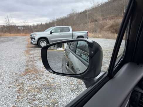 Used 2026 Subaru Forester Premium AWD/4WD image 10