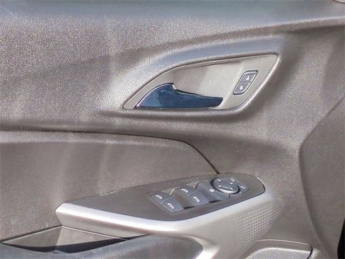 Used 2024 Chevrolet Trax RS w/ Sunroof Package image 13