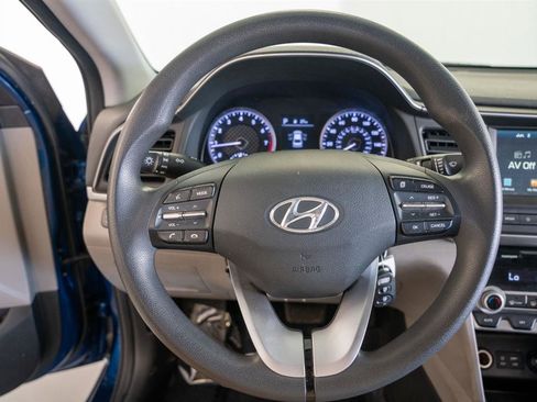 Used 2020 Hyundai Elantra SEL FWD image 12