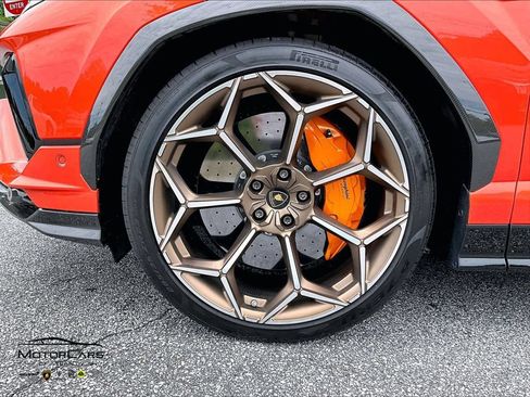 Used 2023 Lamborghini Urus Performante AWD/4WD image 9
