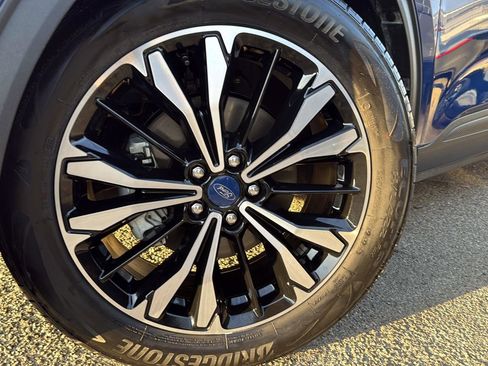 Used 2022 Ford Escape SE w/ SE Sport Appearance Package image 9