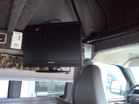 Used 2014 GMC Savana 1500 LT w/ LT Preferred Equipment Group AWD/4WD image 19