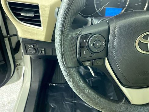 Used 2014 Toyota Corolla L image 11