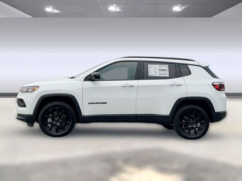 New 2026 Jeep Compass Latitude image 2