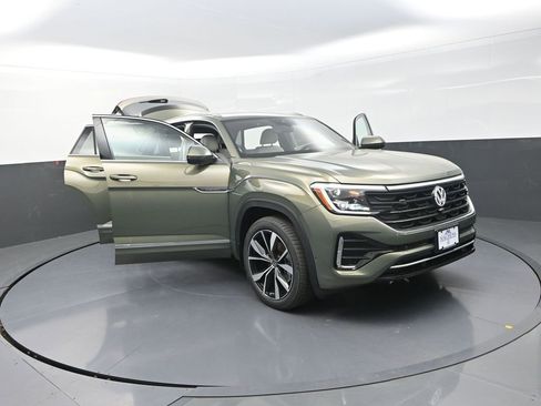 New 2026 Volkswagen Atlas Cross Sport SEL Premium R-Line AWD/4WD image 29