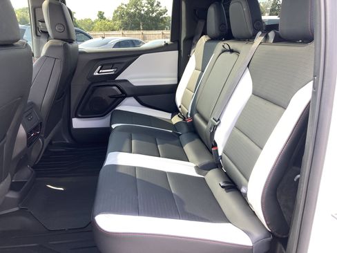 New 2026 Chevrolet Silverado EV 4x4 Crew Cab image 20