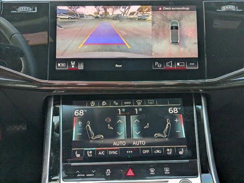 Used 2025 Audi Q7 3.0T Prestige image 16