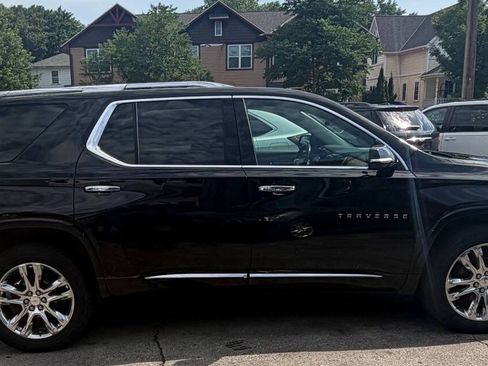 Used 2019 Chevrolet Traverse High Country w/ LPO, Floor Liner Package AWD/4WD image 9