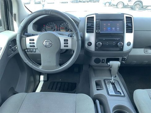 Used 2019 Nissan Frontier SV image 16