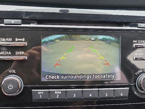 Used 2017 Nissan Rogue Sport S w/ S Appearance Package FWD image 9