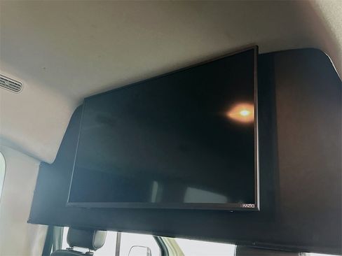 Used 2019 Ford Transit 350 XLT image 20