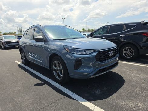 Used 2024 Ford Escape ST-Line w/ Tech Pack #1 FWD image 2