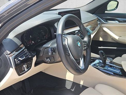 Used 2023 BMW 530i xDrive w/ Convenience Package AWD/4WD image 10