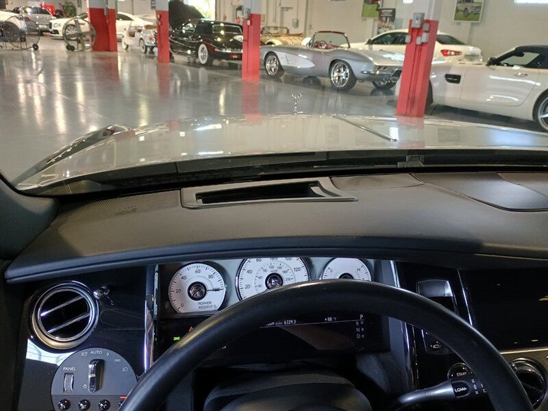 Used 2014 Rolls-Royce Ghost RWD image 25