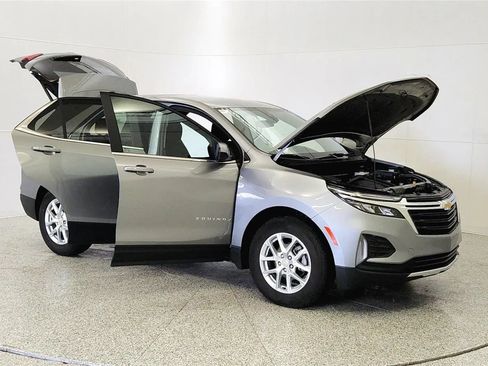 Used 2023 Chevrolet Equinox LT FWD image 9