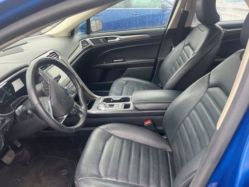 Used 2017 Ford Fusion SE w/ Fusion SE Technology Package image 11