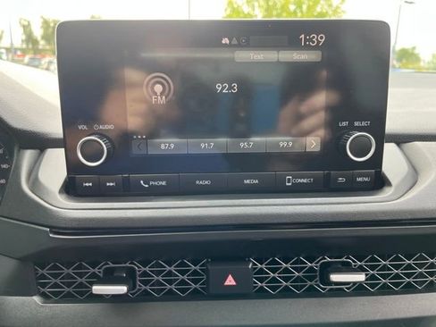 Certified 2023 Honda Accord EX image 33