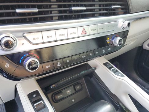 Used 2022 Kia Telluride EX w/ EX Premium Package image 23