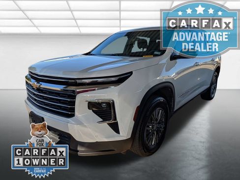 Used 2024 Chevrolet Traverse LT w/ Enhanced Driving Package FWD image 3