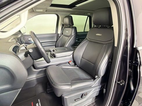 Used 2025 Ford Expedition Max Platinum AWD/4WD image 21