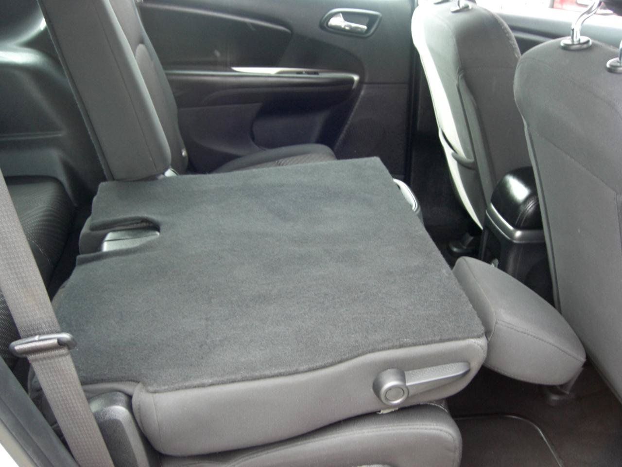 Used 2015 Dodge Journey American Value Package w/ Flexible Seating Group FWD image 18