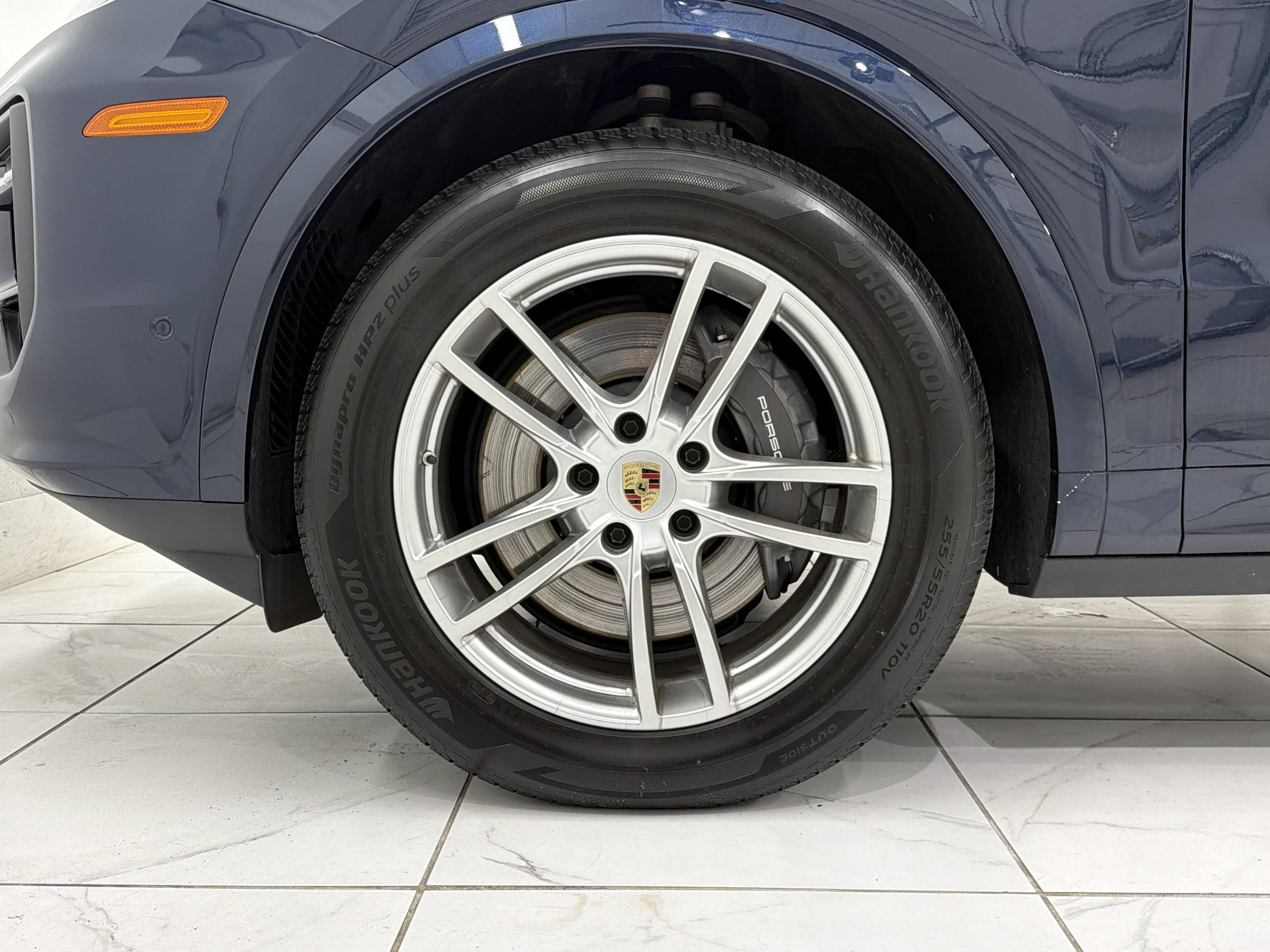 Certified 2024 Porsche Cayenne Coupe AWD/4WD image 15