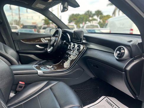 Used 2019 Mercedes-Benz GLC 300 image 32