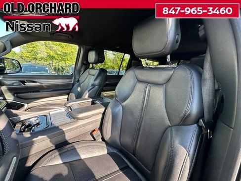 Used 2024 Jeep Wagoneer Series II w/ Flexible Seating Group AWD/4WD image 12