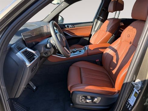 Used 2025 BMW X5 xDrive40i image 2