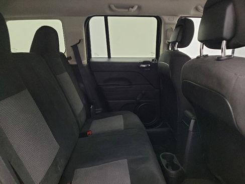 Used 2016 Jeep Patriot Sport image 19