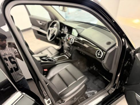 Used 2015 Mercedes-Benz GLK 350 4MATIC image 35