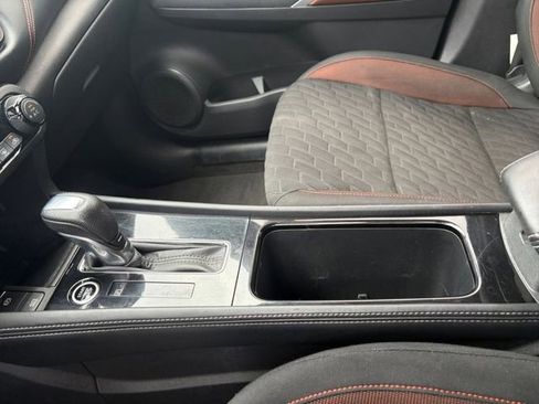 Used 2021 Nissan Kicks SR w/ Exterior Package image 12