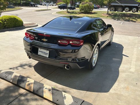 Used 2019 Chevrolet Camaro LT RWD image 10