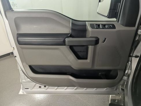 Used 2017 Ford F150 XLT AWD/4WD image 8