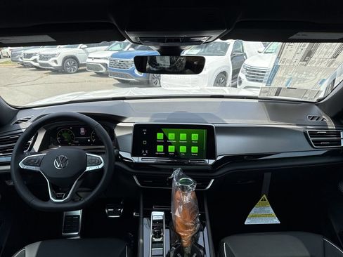 New 2025 Volkswagen Atlas Cross Sport SEL Premium R-Line image 20