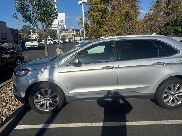 Used 2019 Ford Edge Titanium FWD image 25