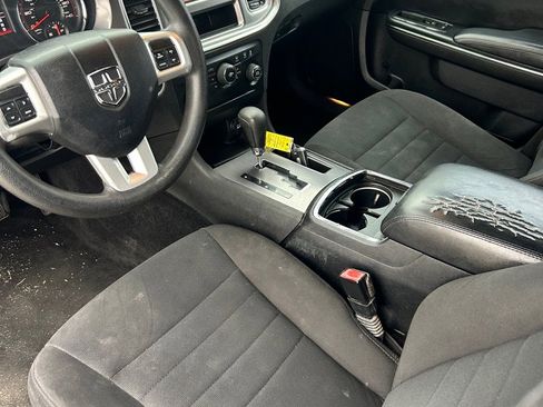 Used 2013 Dodge Charger SE image 7